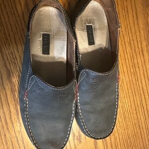 Olukai loafers. Size 8